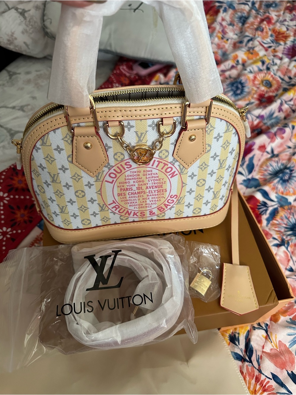 White & Tan Alma-Style Satchel